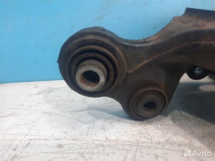 Кулак задний левый Kia Ceed 1 2010-2012