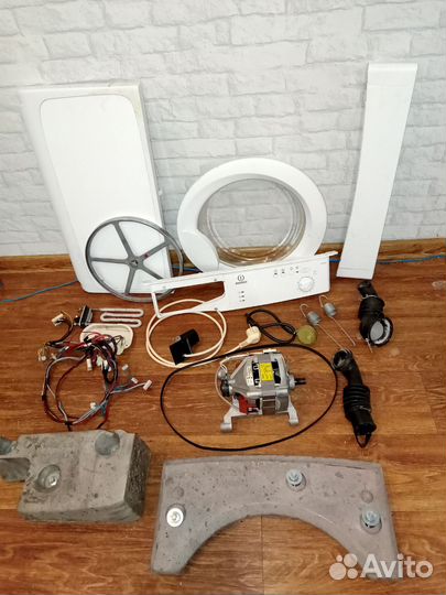 Запчасти от стиральной машины indesit wiun81