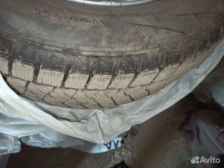 Bridgestone Blizzak DM-V1 285/65 R17 108L