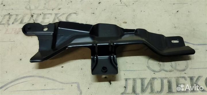 Кронштейн (сопут. товар) Audi Q7 2005