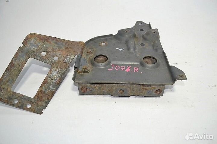 Кронштейн кабины, передний правый iveco Stralis (0