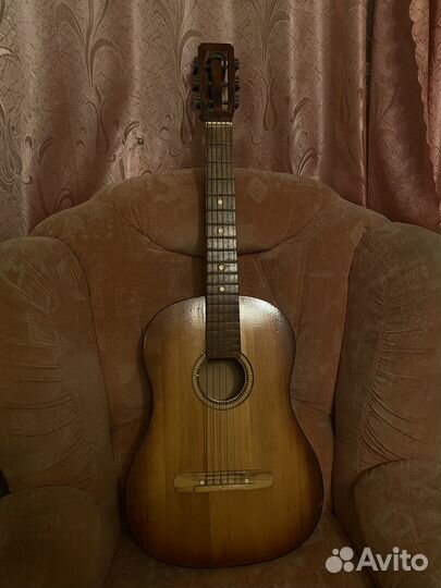 Гитара шестиструнная