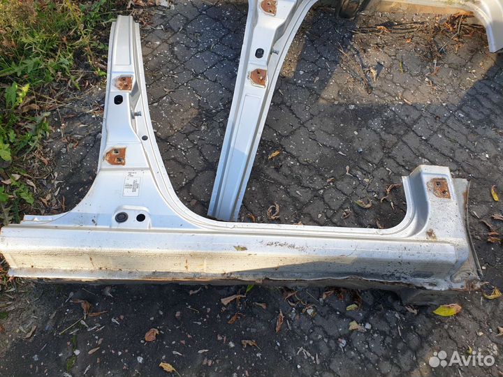 Порог правый Renault Logan Рено Логан