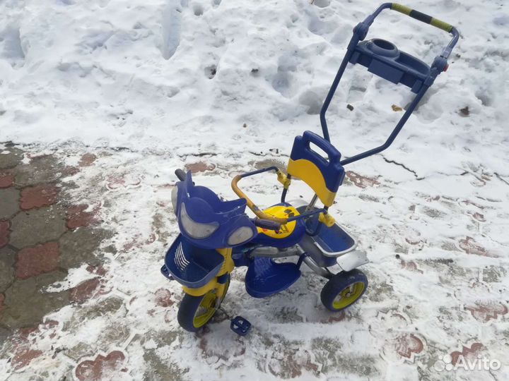 Трехколесный велосипед