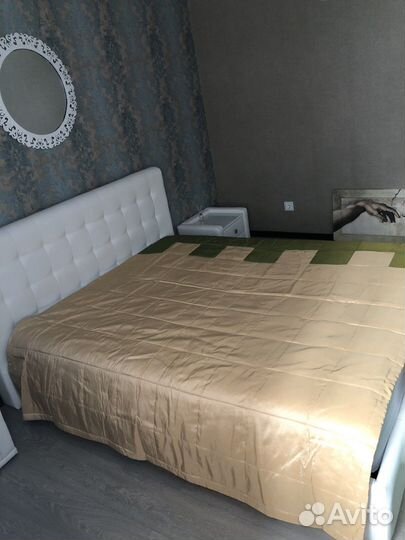 Покрывало и шторы