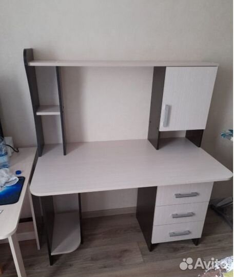 Стол компьютерный