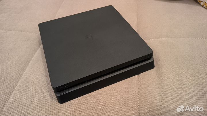 PS4 slim 1tb
