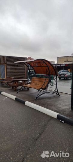 Качели садовые с комфортной крышей