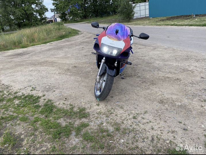 Suzuki GSX R