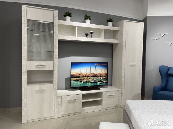 Полка настенная на заказ