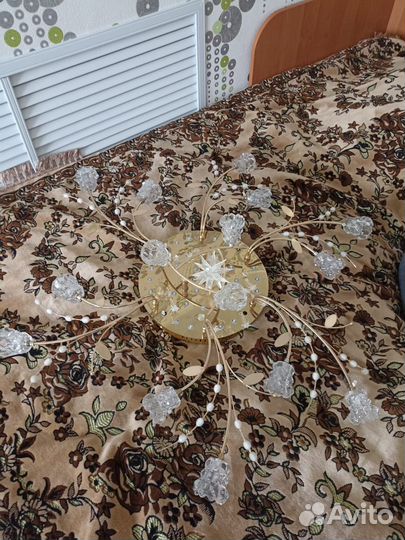 Продам люстру