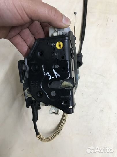 Замок задней левой двери 3C4839015A Passat B7
