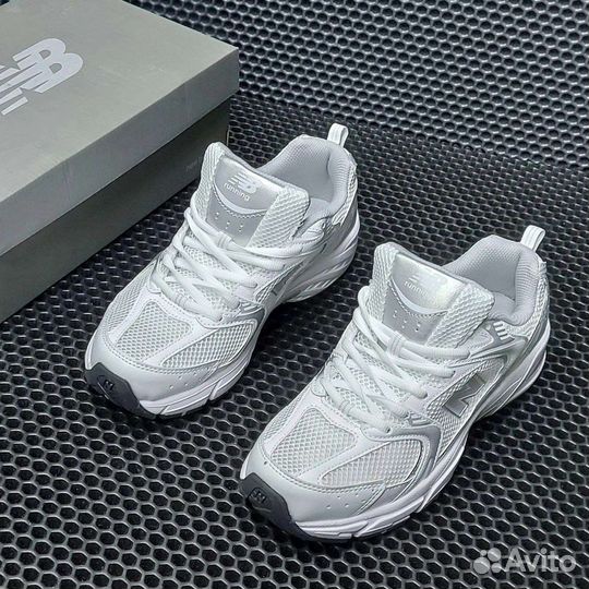 Кроссовки New Balance 530 V2 All White белые