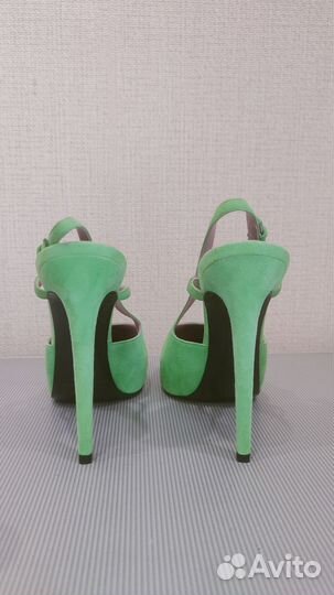 Босоножки женские 37 размер натуральная кожа новые