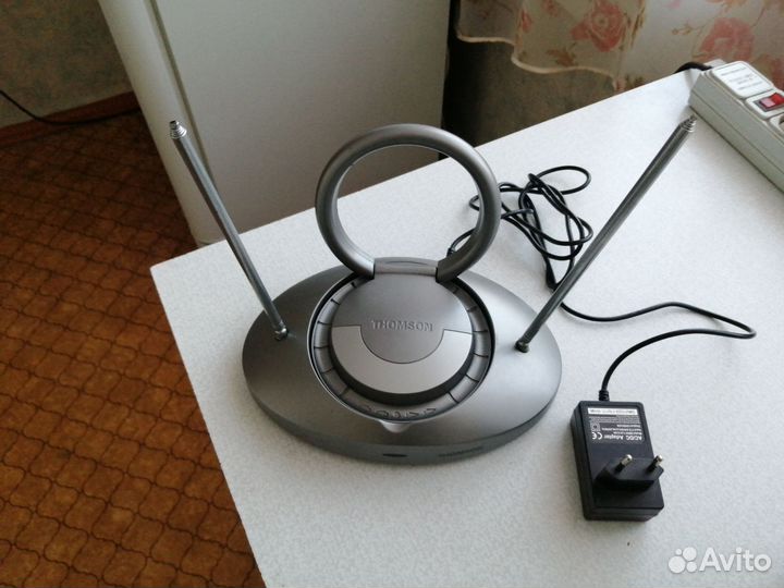 Антенна для тв комнатная