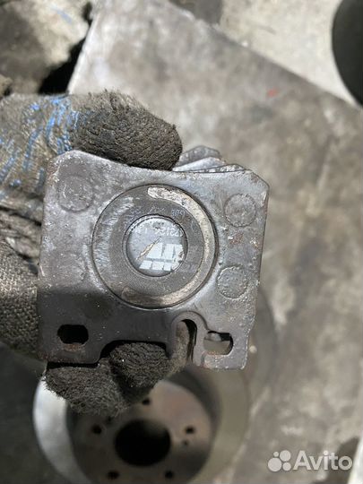 Тормозные диски и колодки mb w124