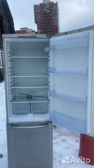 Холодильник бу indesit
