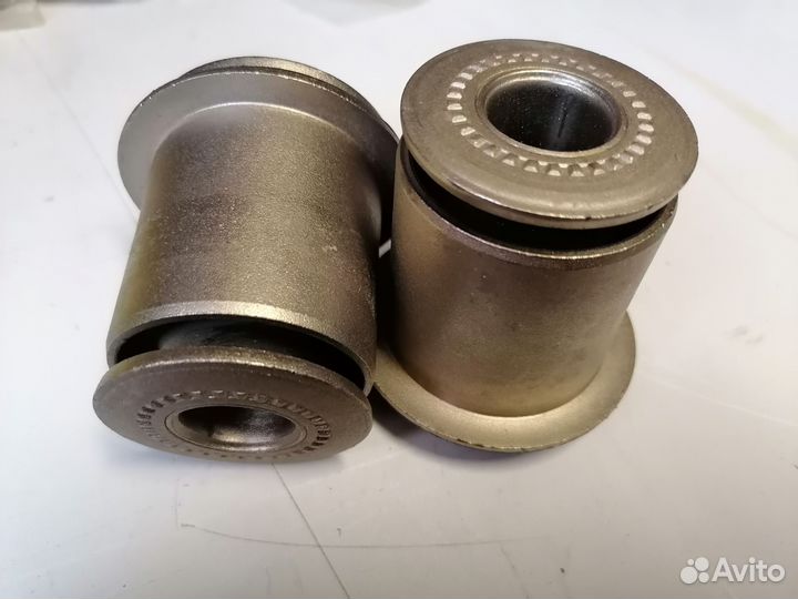 Сайлентблок нижнего рычага Toyota LC Prado