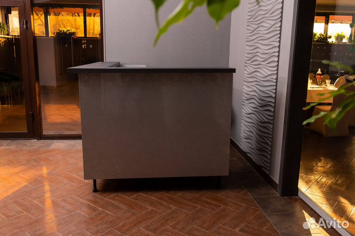 Стойки ресепшн