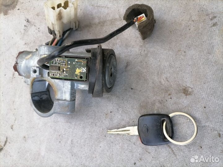Замок зажигания с ключом Nissan Almera N15 1999