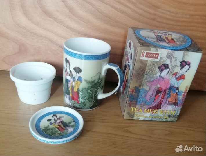 Ваза стекло, кружка китай, кофемолка ручная