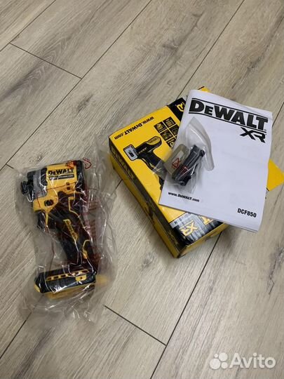 Импульсный винтоверт Dewalt dcf850n