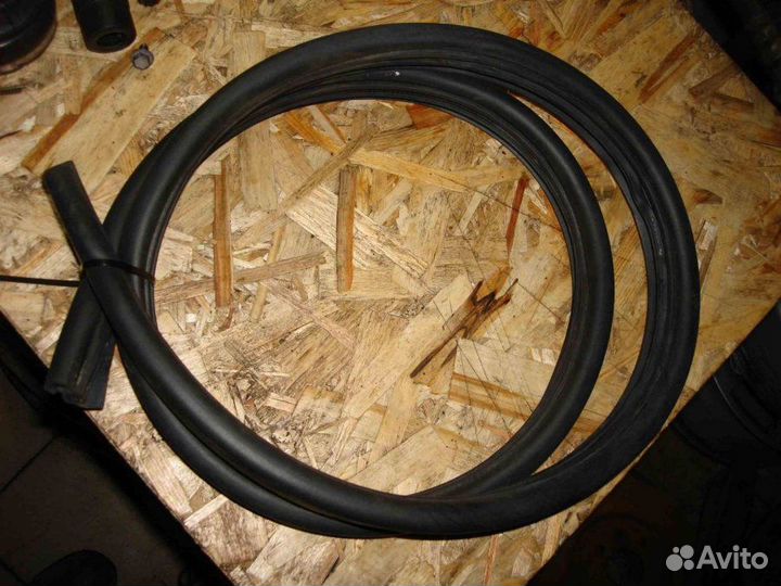 Уплотнитель Chevrolet Spark 2010-2015