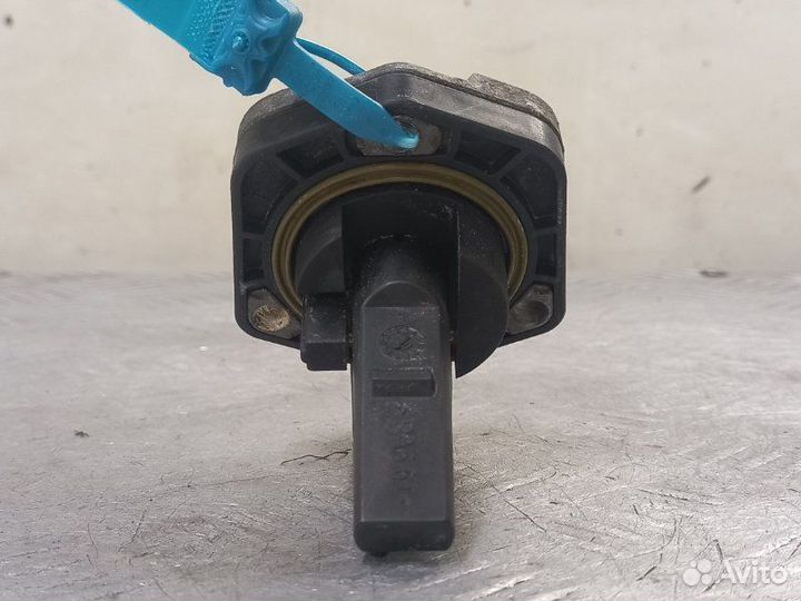 Датчик уровня масла Skoda Rapid