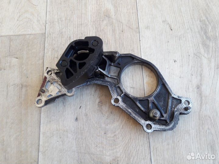 Крышка головки блока передняя Mercedes W211