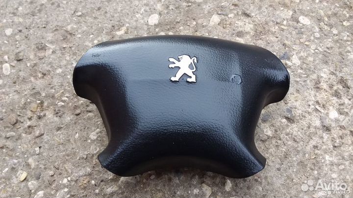 Подушка безопасности руля Peugeot 406