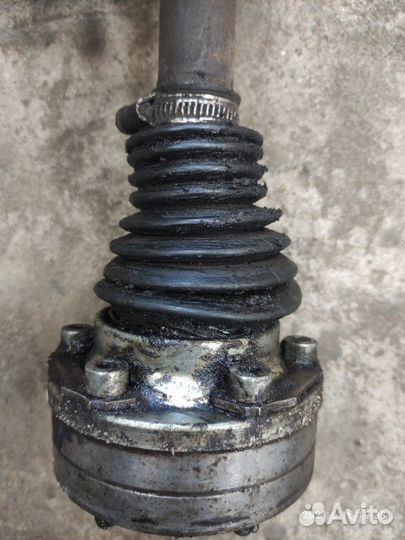 Привод передний левый Volkswagen Golf 3/ Vento 2E