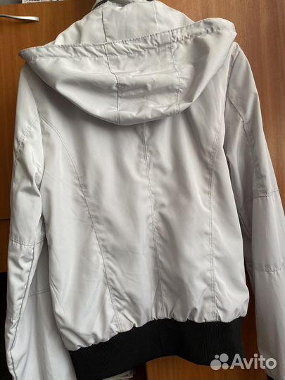 Ветровка женская