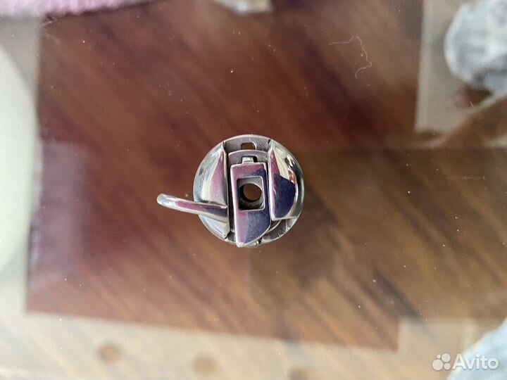 Челнок правый