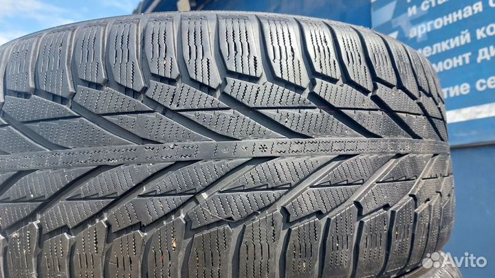 Nokian Tyres Hakkapeliitta R2 SUV 275/50 R20 113R