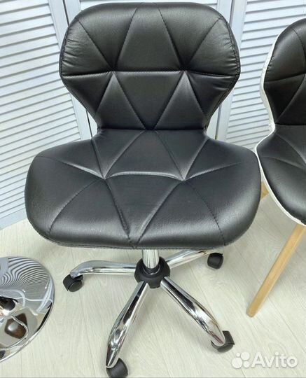 Стул кресло на колесах