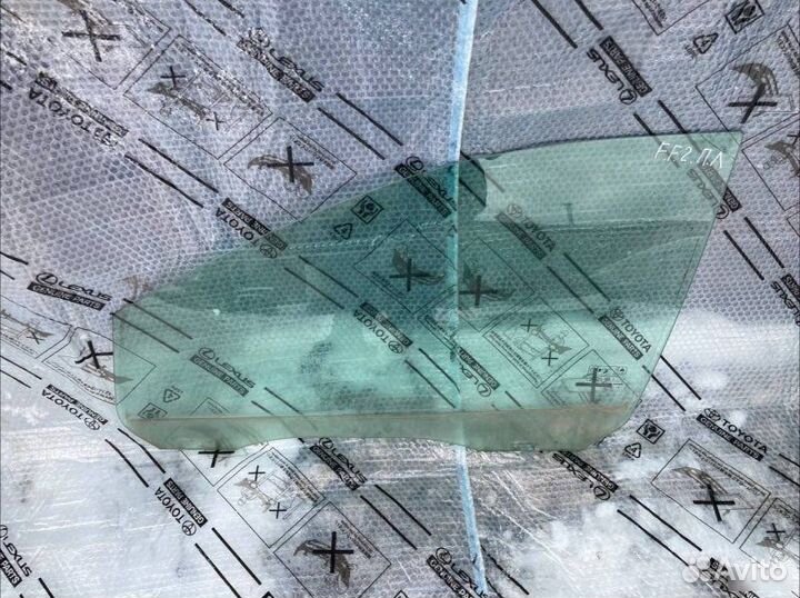 Стекло переднее левое Ford Focus 2