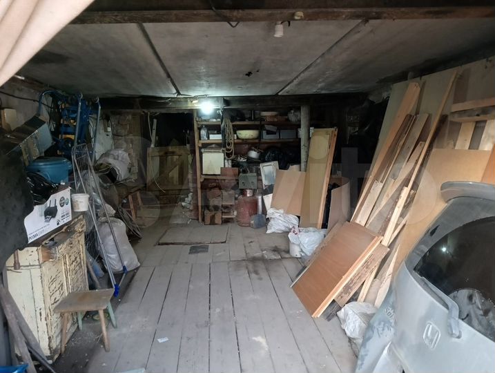 Гараж, > 30 м²