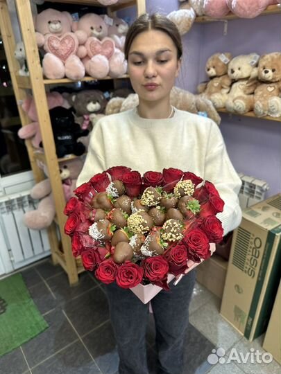 Сердце из клубники в шоколаде