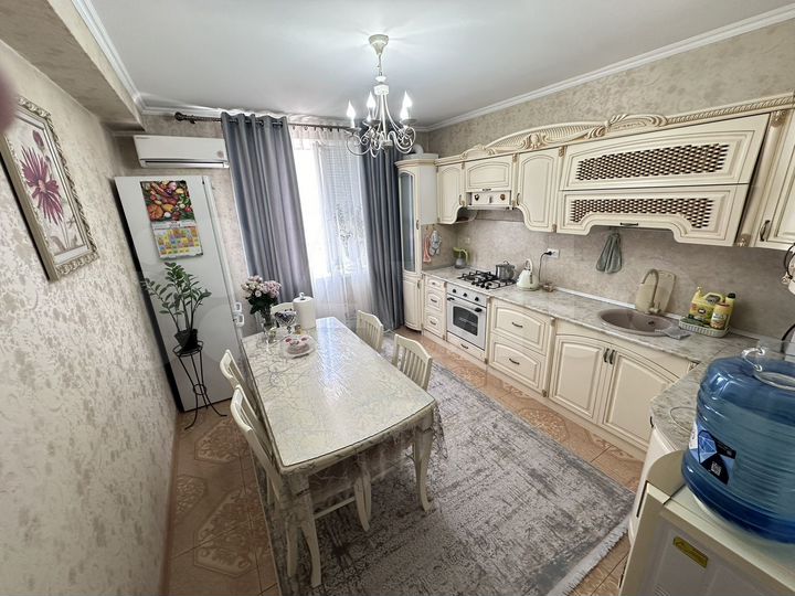 3-к. квартира, 91 м², 5/5 эт.