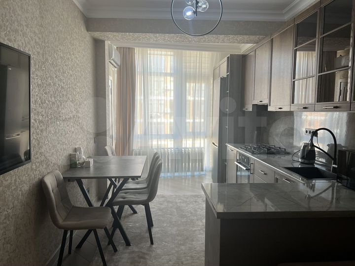 2-к. квартира, 70 м², 10/13 эт.