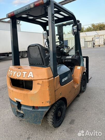 Вилочный погрузчик Toyota 7FGL18, 1998