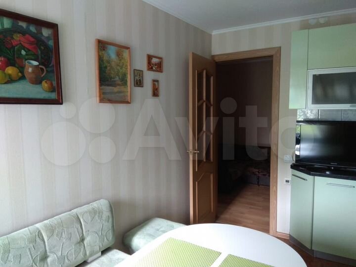 2-к. квартира, 55 м², 4/9 эт.