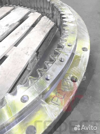 Опорно-поворотный круг Komatsu PC400-LC