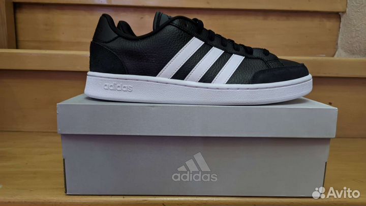 Кроссовки Adidas 40 размер оригинал