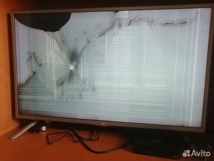 Телевизор lg SMART tv 32 разбит экран