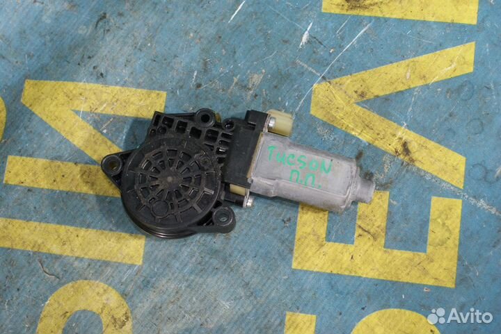 Передний правый моторчик стекла Hyundai Tucson JM