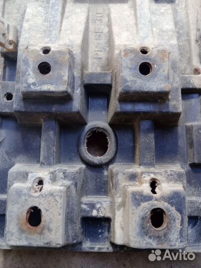 Площадка АКБ Volvo S40