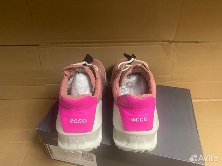 Кроссовки ессо biom