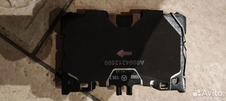 Тормозные колодки передние Mercedes