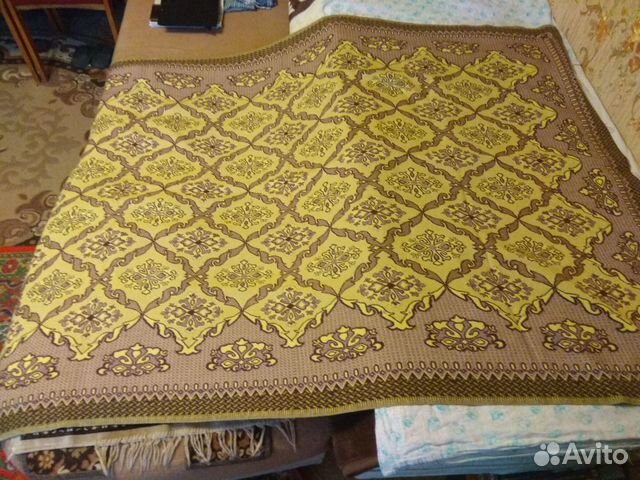 Пледы и покрывало бу